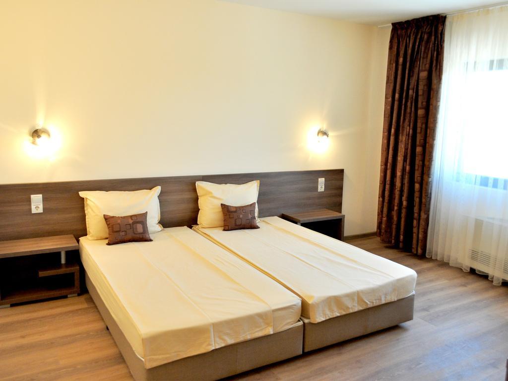 Yustina Villas Guest House Ruang foto